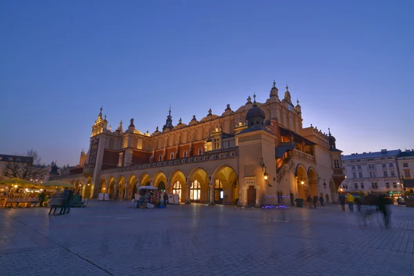 Cracow şehir gece görünümü