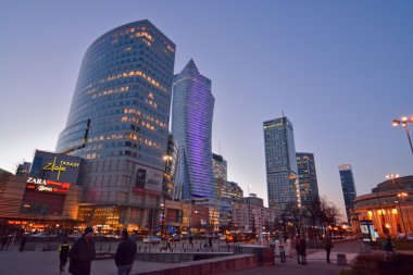 Varşova gece görünümü