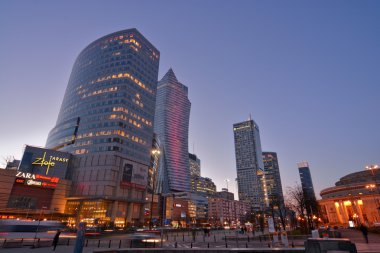 Varşova gece görünümü