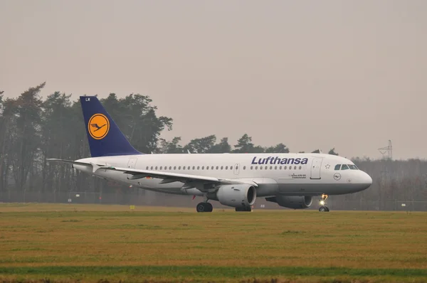 Lufthansa plane — Stock Photo, Image
