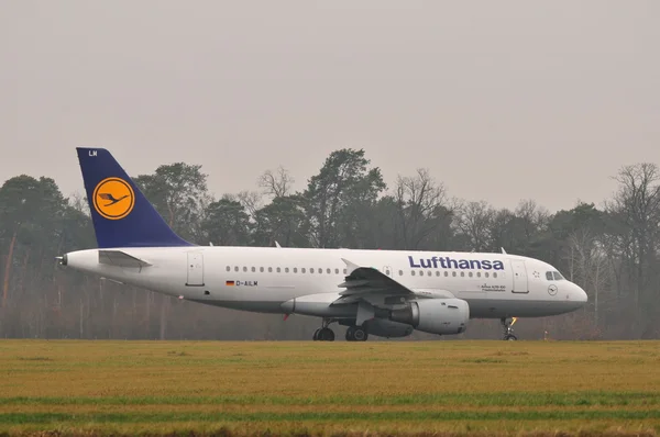 Lufthansa plane — Stock Photo, Image