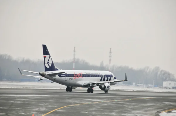 LOTTO aereo Embraer 170 SP-LII — Foto Stock