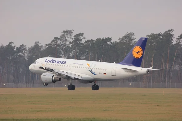 Lufthansa plane D-AILU — Stock Photo, Image