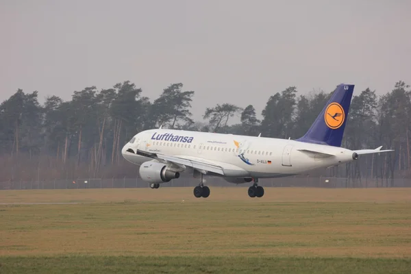 Lufthansa vliegtuig D-Ailu — Stockfoto