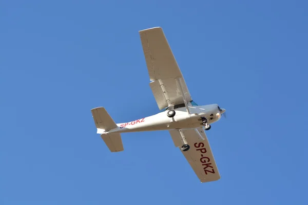 Aterragem de avião pequeno — Fotografia de Stock