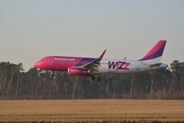 Aereo Wizzair HA-LWX — Foto Stock