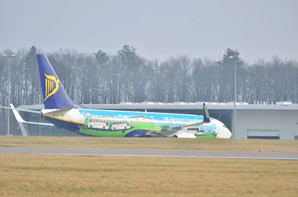 Ryanair vliegtuig in speciale schilderij — Stockfoto