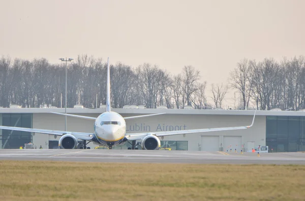 Avion Ryanair en peinture spéciale — Photo