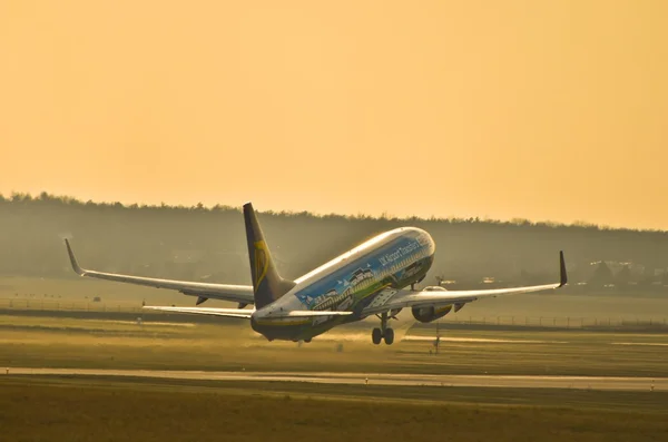 Avión Ryanair en pintura especial — Foto de Stock