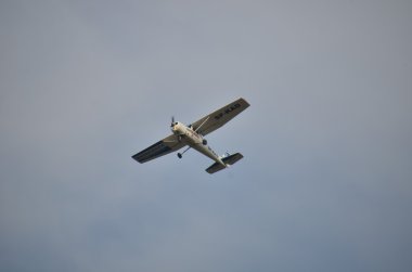 Küçük Cessna uçak