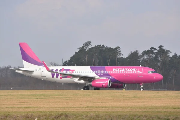 Wizzair avion — Fotografie, imagine de stoc