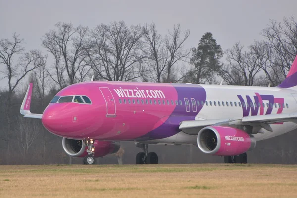 Wizzair avion — Fotografie, imagine de stoc