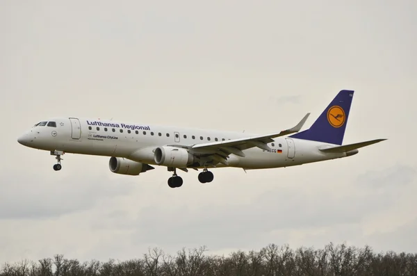 Embraer Erj 190-200lr — Stockfoto