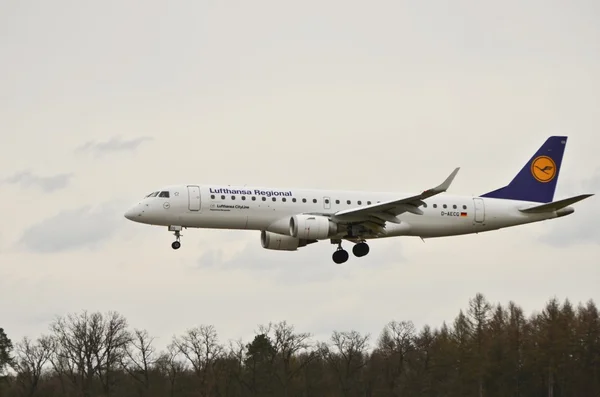 Embraer Erj 190-200lr — Stockfoto