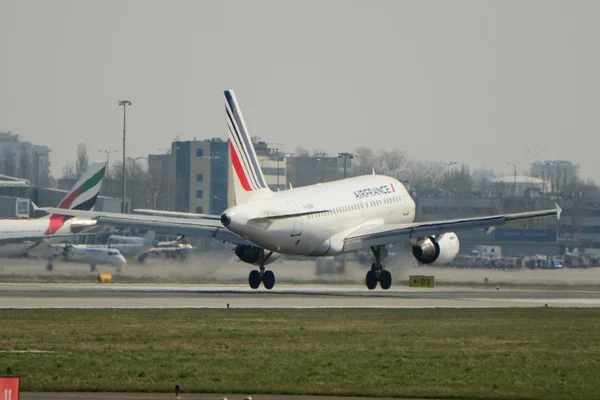 空气法国空中客车 A318 — 图库照片