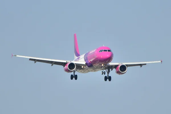 Wizzair plane — Stock Photo, Image