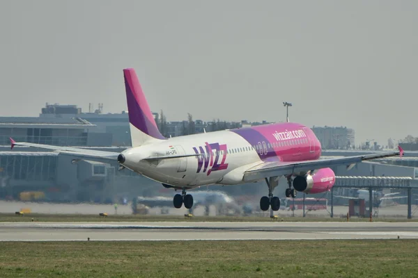 Wizzair avion — Fotografie, imagine de stoc