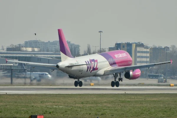 Wizzair avion — Fotografie, imagine de stoc