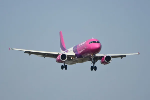 Wizzair plane — Stock Photo, Image