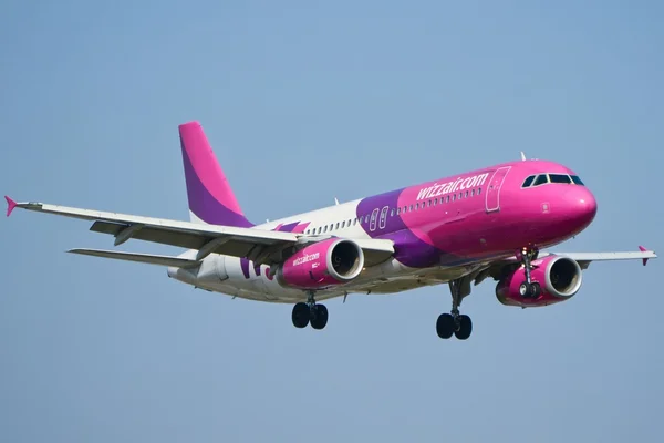 Wizzair plane — Stock Photo, Image