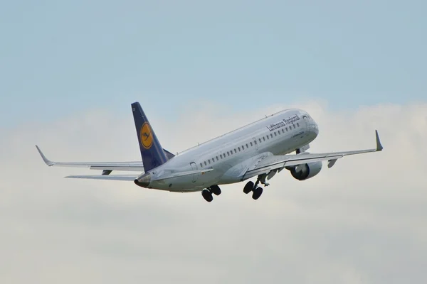 Lufthansa CityLine plane — Stockfoto