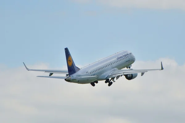 Lufthansa CityLine plane — Stockfoto