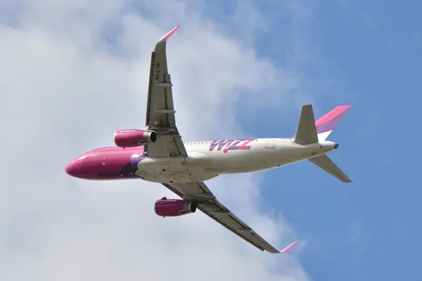 Pesawat HA-LYH Wizzair — Stok Foto