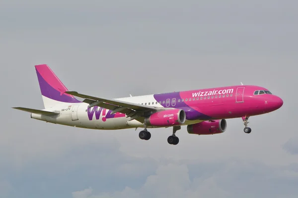 Ha-Lpv samolot Wizzair — Zdjęcie stockowe