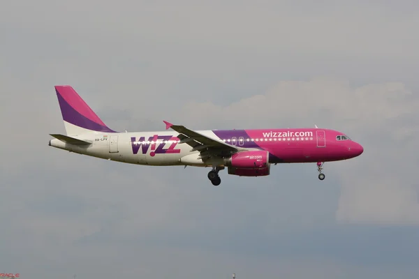 Aereo HA-LPV Wizzair — Foto Stock