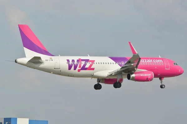 Wizzair avion — Fotografie, imagine de stoc