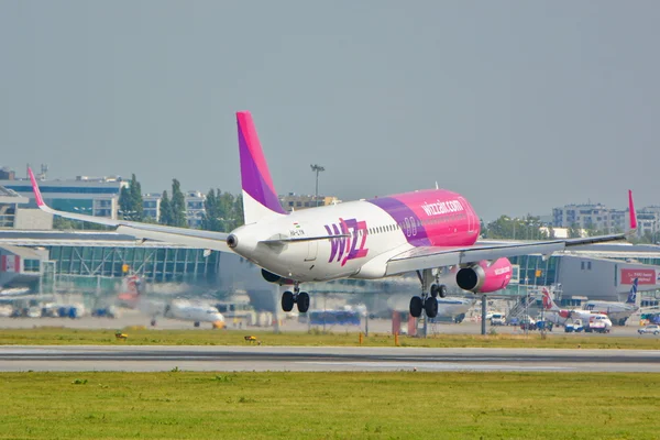 Arası WizzAir uçak