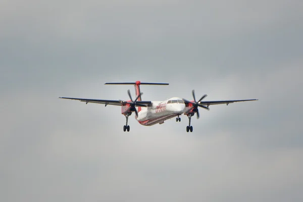 Bombardier Q400 Dash-8 — Stockfoto