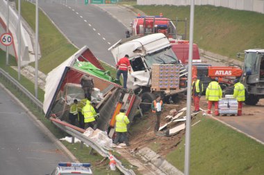 Kamyon kaza görünümü