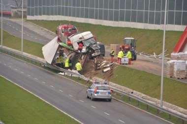 Kamyon kaza görünümü