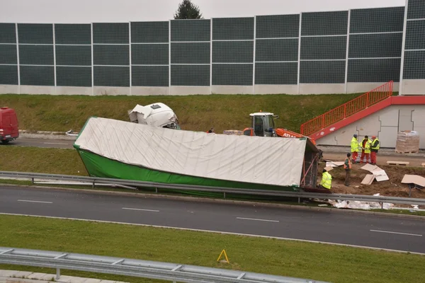 Kamyon kaza görünümü