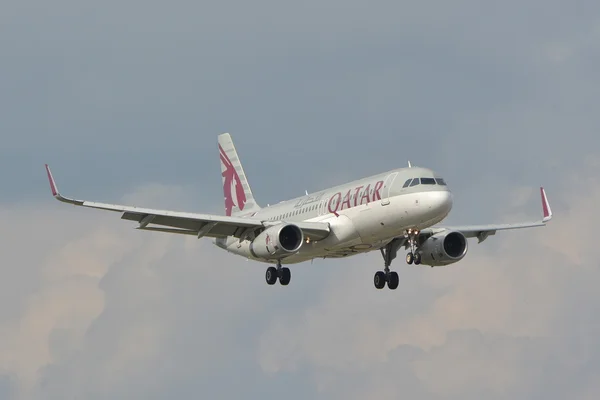 Qatar-Flugzeug — Stockfoto