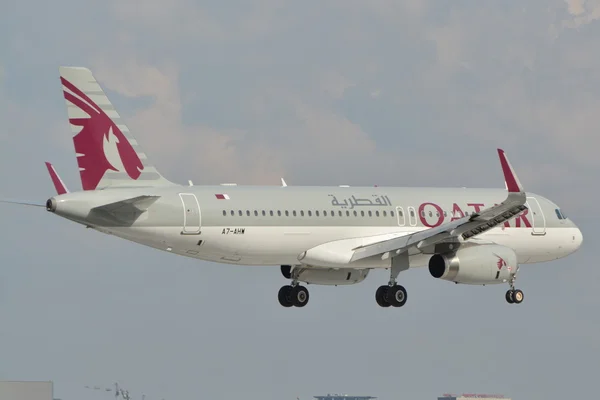 Qatar Airways-repülőgép — Stock Fotó