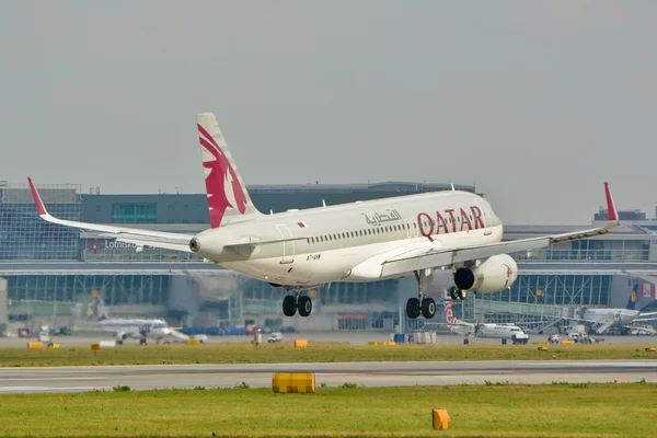 Qatar Airways-repülőgép — Stock Fotó