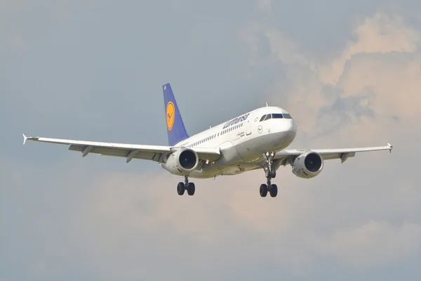 De weergave van de Airbus A319 van Plane — Stockfoto