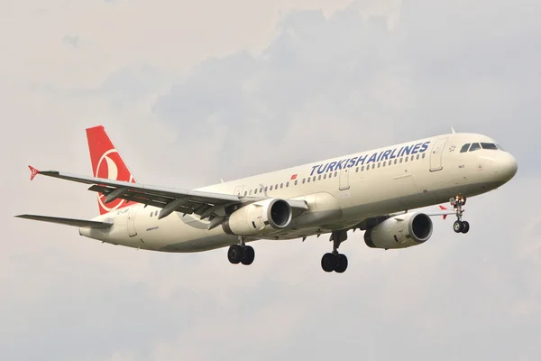 Avión Turkish Airlines — Foto de Stock