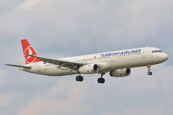 Avión Turkish Airlines — Foto de Stock