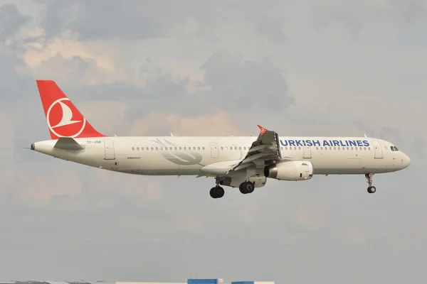 Avión Turkish Airlines — Foto de Stock