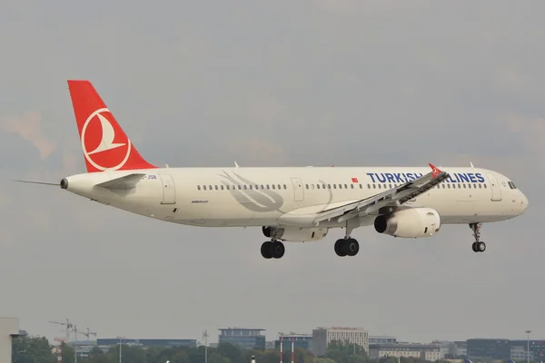 Avión Turkish Airlines — Foto de Stock