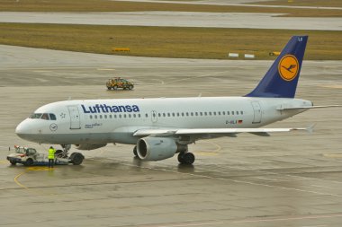 Lufthansa uçağı çıktılamak