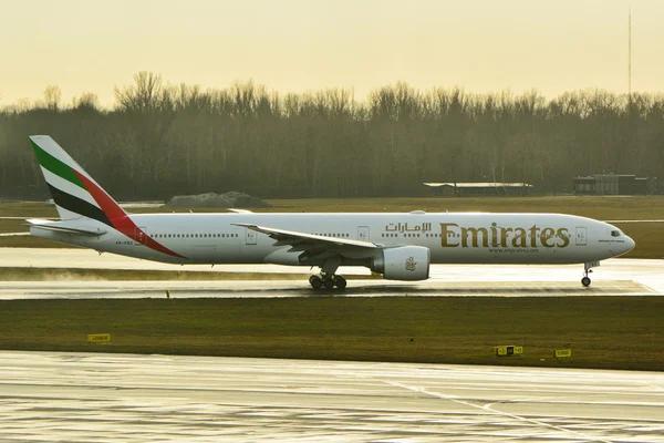 Vue départ avion Emirates — Photo