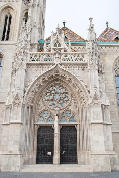 Entrada de uma catedral de Saint Matiash (Matthias), Budapeste , — Fotografia de Stock