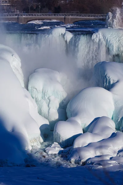 Наращивание льда на Ниагарском водопаде, зима 2015 года Стоковая Картинка