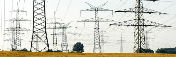 Panorama des pylônes électriques — Photo