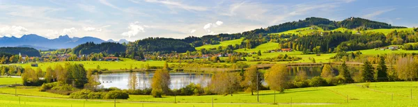 Paisagem panorâmica com montanhas de alpes na Baviera — Fotografia de Stock