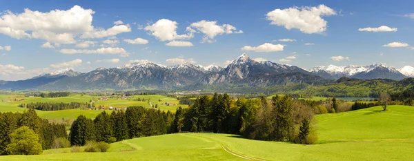 Bavyera Alpleri dağlar ile Panorama manzara — Stok fotoğraf